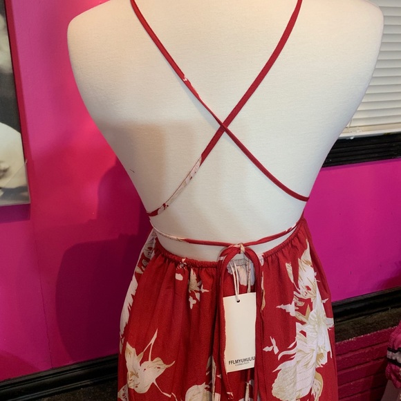 Long red backless dress - Picture 3 of 3